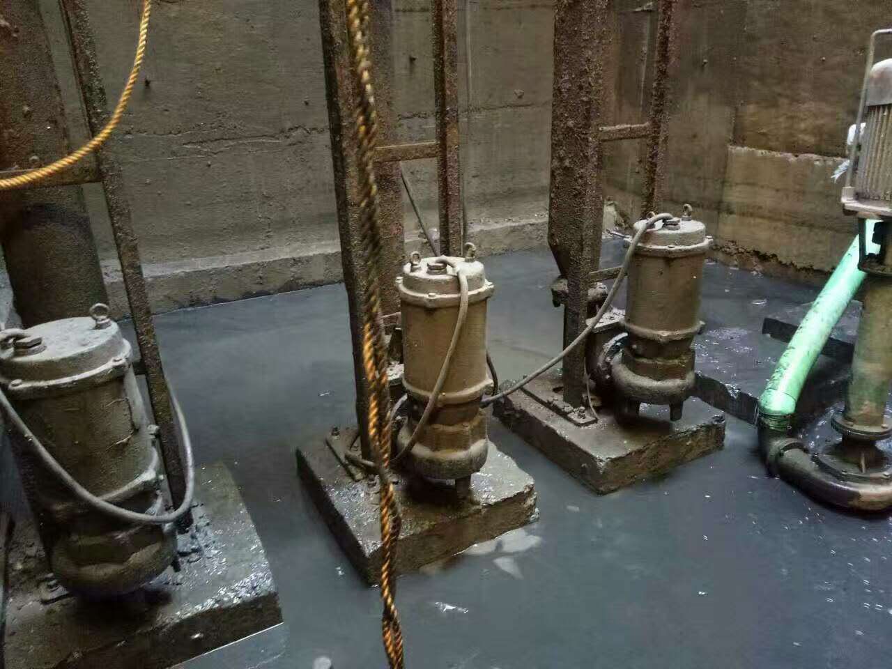 宏伟污水池清理