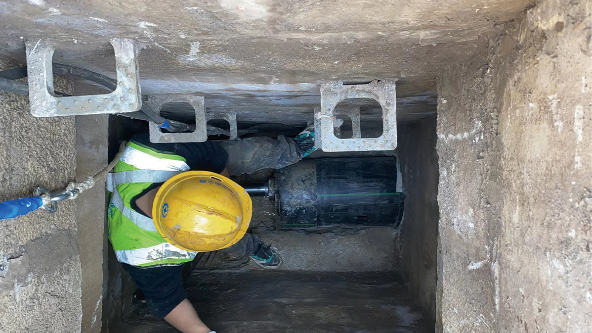 宏伟HDPE短管内衬法